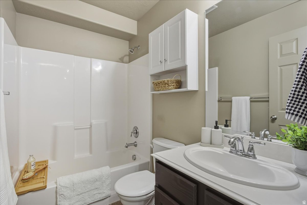 2057 S JAMES CIR Clearfield, UT 84015