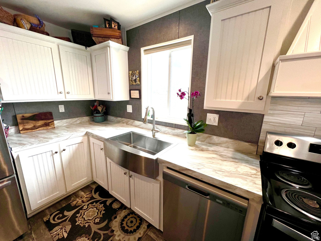 3203 S NINA LOOP Garden City, UT 84028