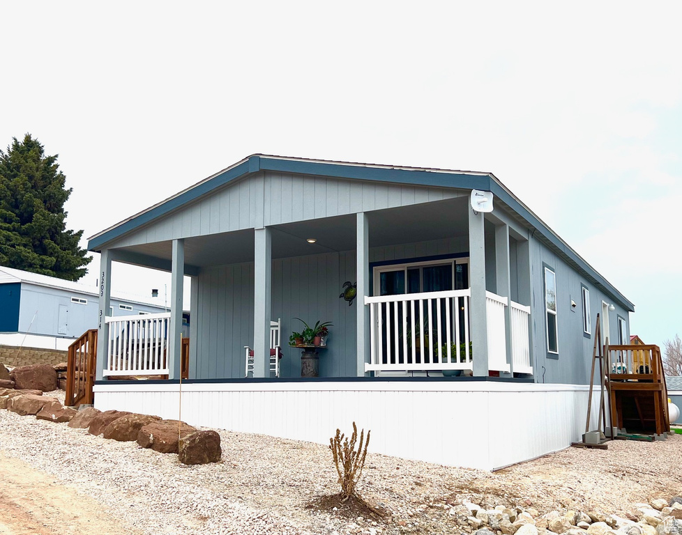 3203 S NINA LOOP Garden City, UT 84028