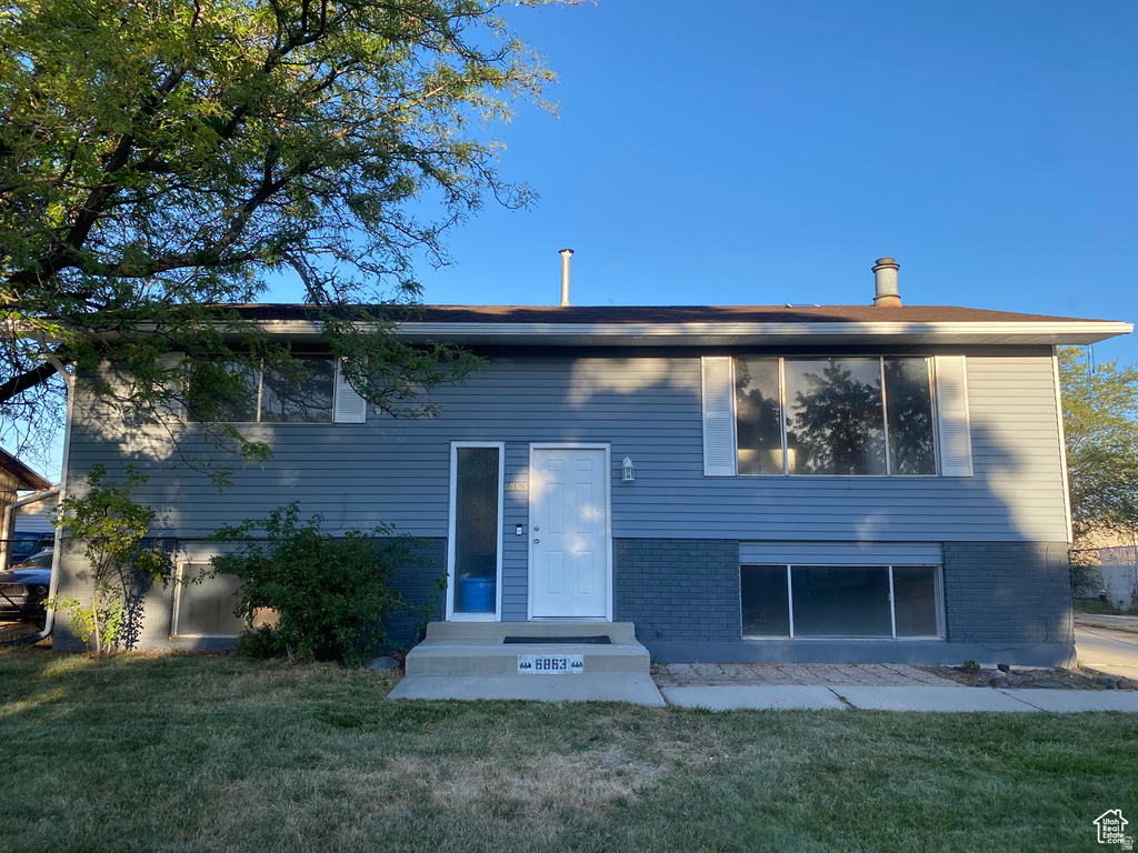 6863 S DIXIE DR DR West Jordan, UT 84084