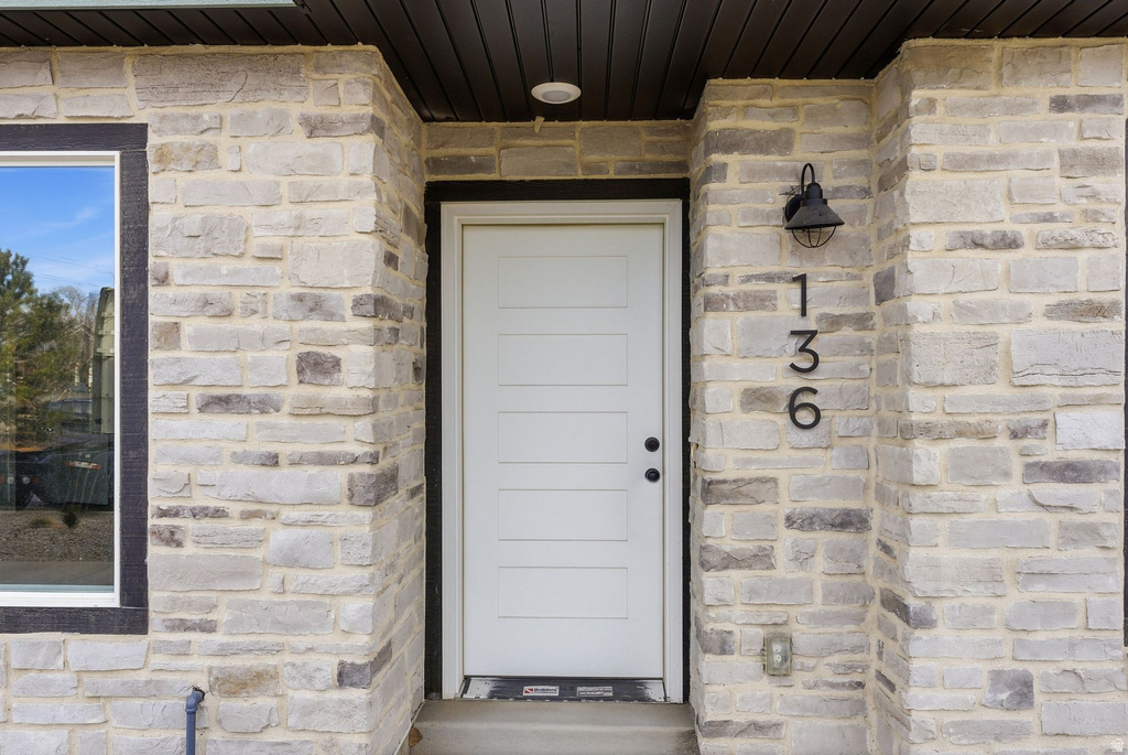 136 CHAMBORD CT Sandy, UT 84070