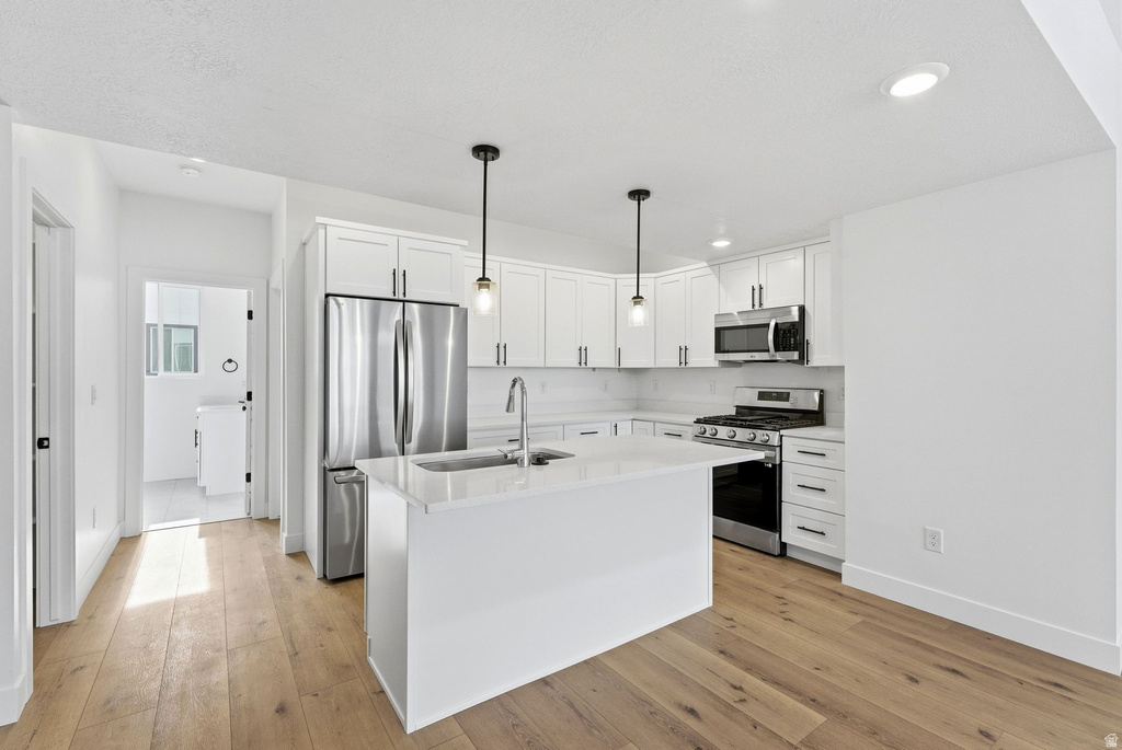 136 CHAMBORD CT Sandy, UT 84070