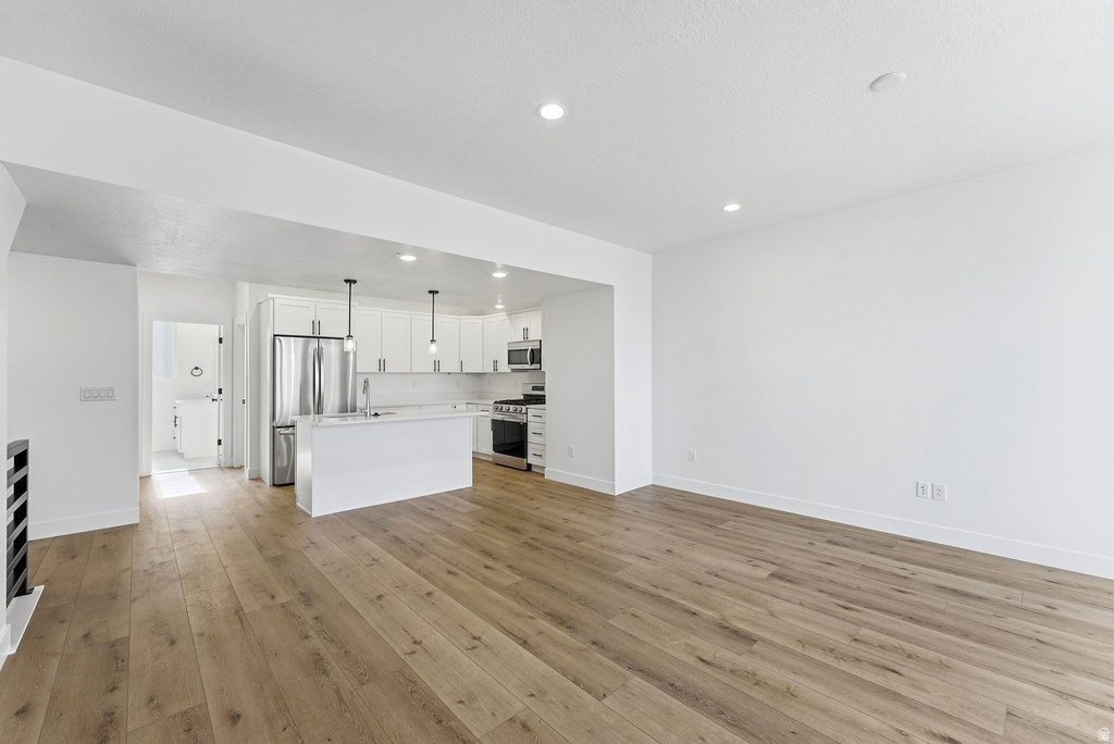 136 CHAMBORD CT Sandy, UT 84070