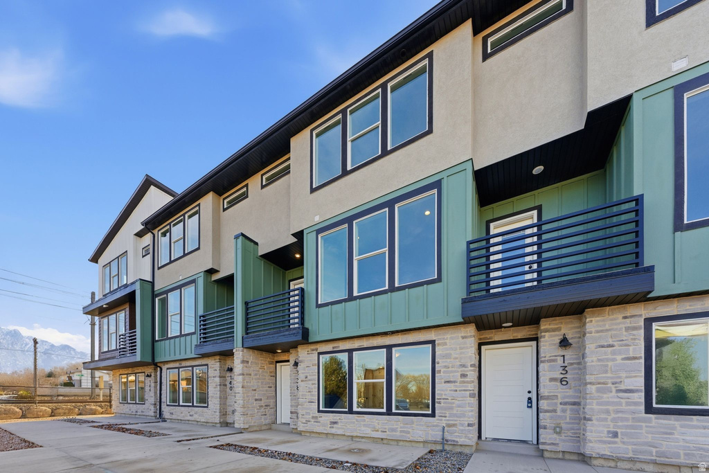 138 CHAMBORD CT Sandy, UT 84070