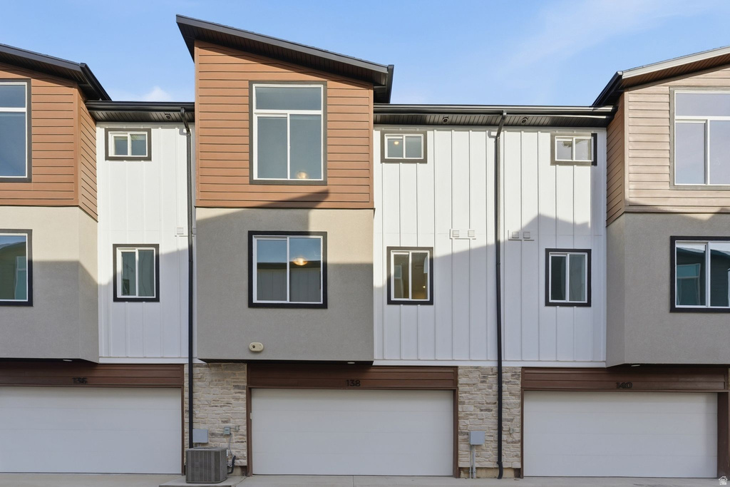 138 CHAMBORD CT Sandy, UT 84070