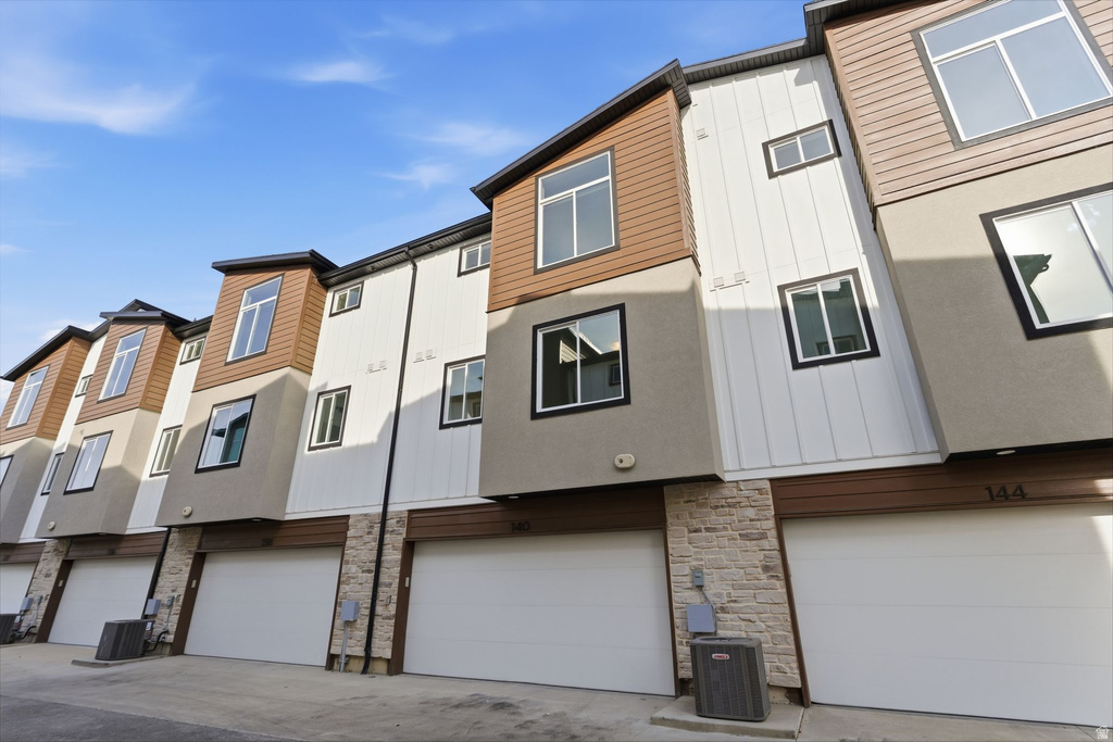 140 CHAMBORD CT Sandy, UT 84070