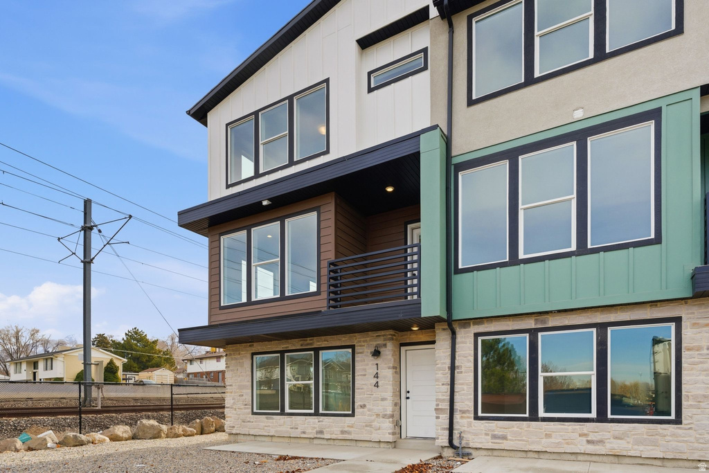 144 CHAMBORD CT Sandy, UT 84070