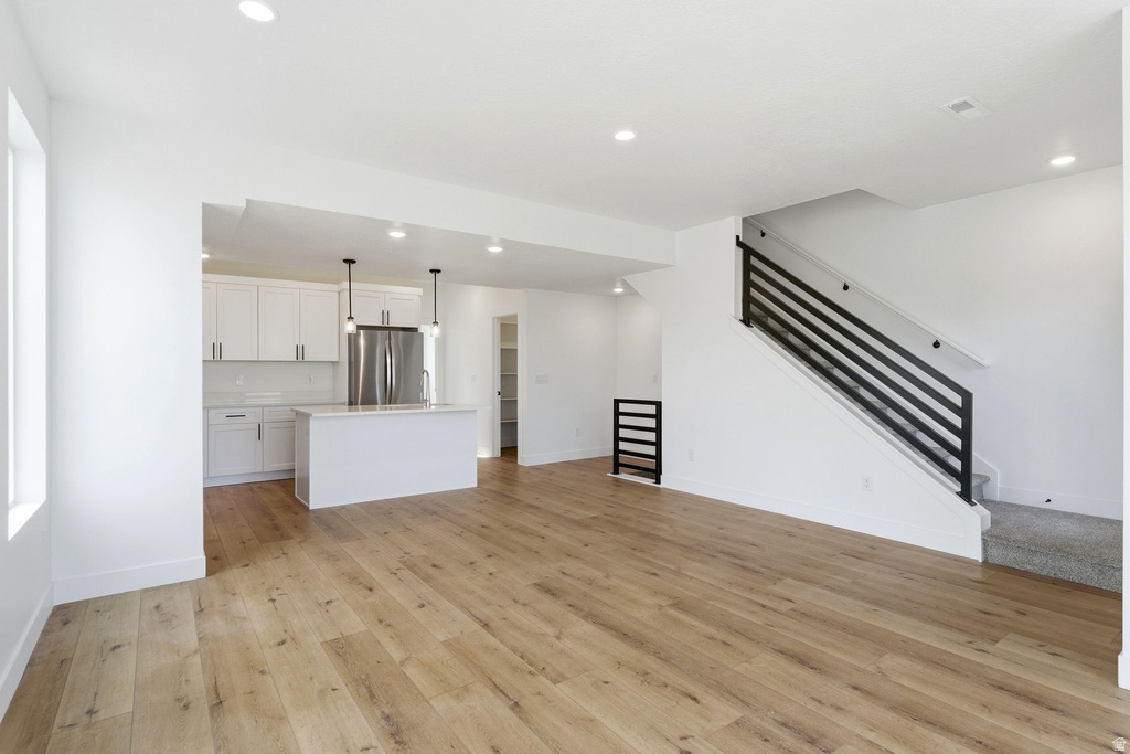 144 CHAMBORD CT Sandy, UT 84070