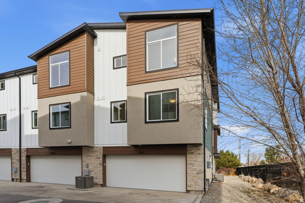 144 CHAMBORD CT Sandy, UT 84070