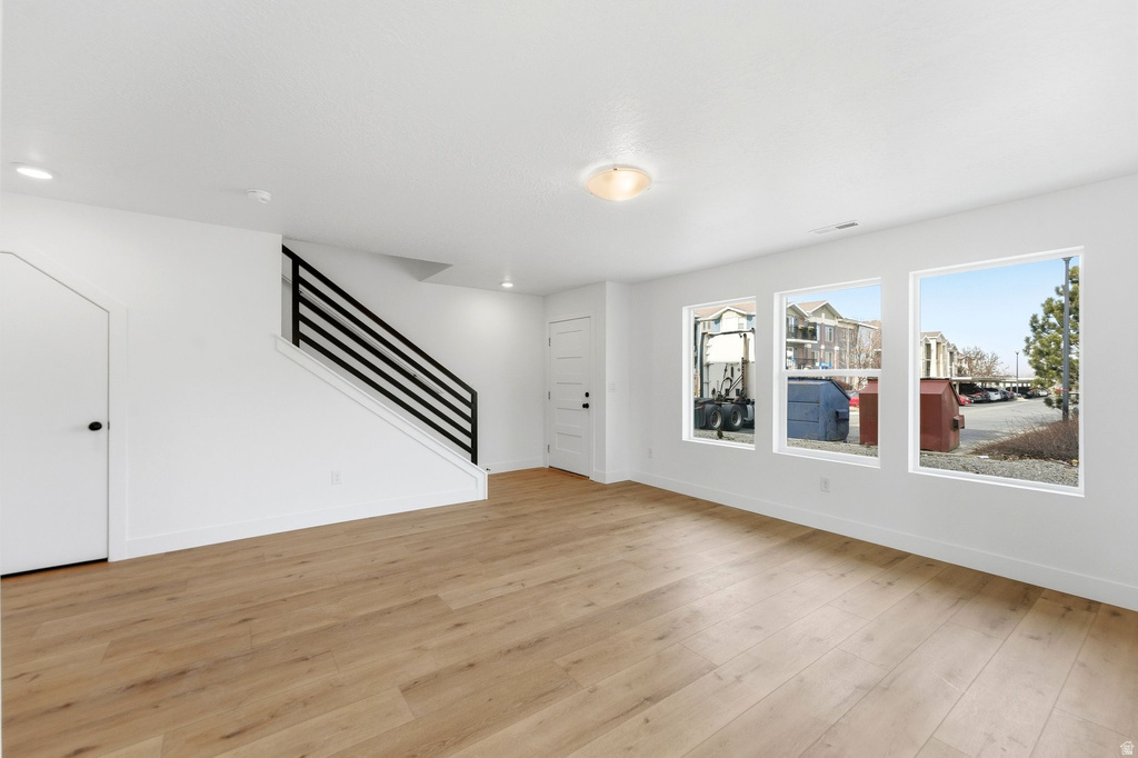 144 CHAMBORD CT Sandy, UT 84070