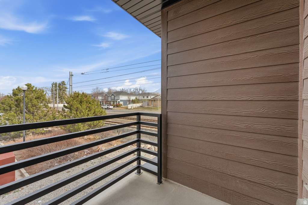 144 CHAMBORD CT Sandy, UT 84070