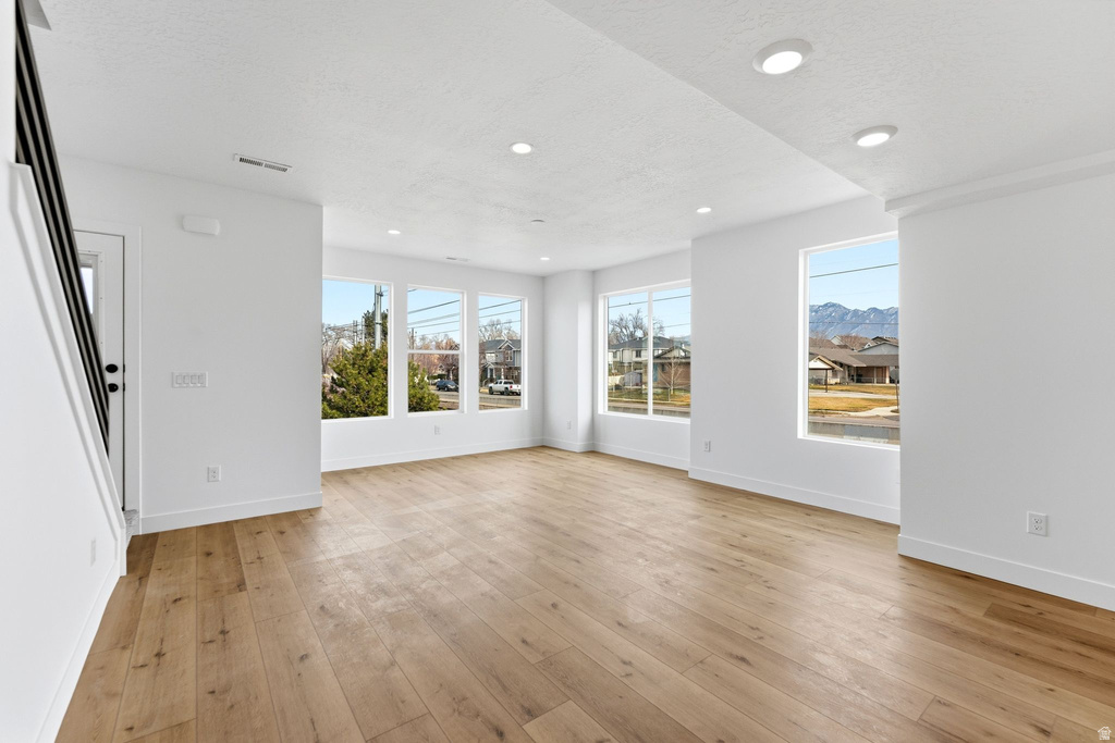 144 CHAMBORD CT Sandy, UT 84070