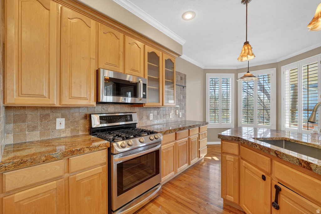 586 E CREEKVIEW DR Murray, UT 84107