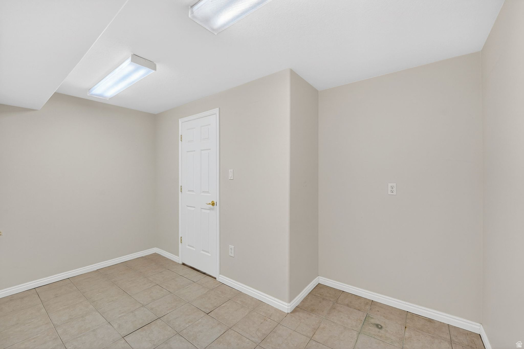 586 E CREEKVIEW DR Murray, UT 84107