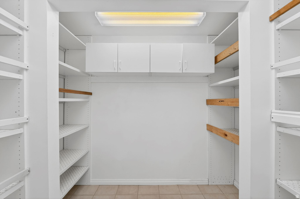 586 E CREEKVIEW DR Murray, UT 84107