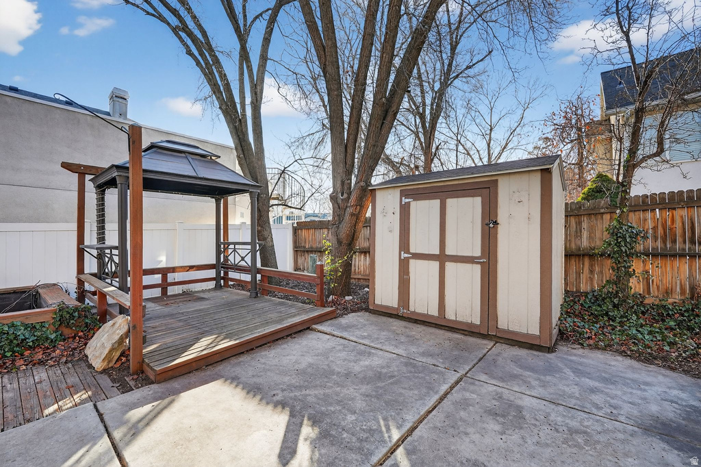 586 E CREEKVIEW DR Murray, UT 84107