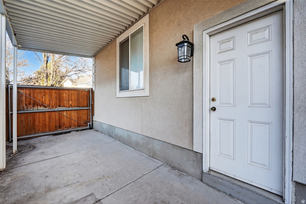 586 E CREEKVIEW DR Murray, UT 84107