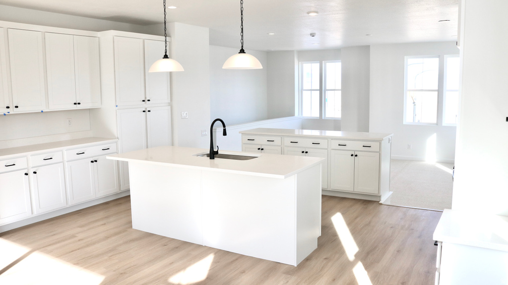 11368 S WATERCOURSE RD #388 South Jordan, UT 84009