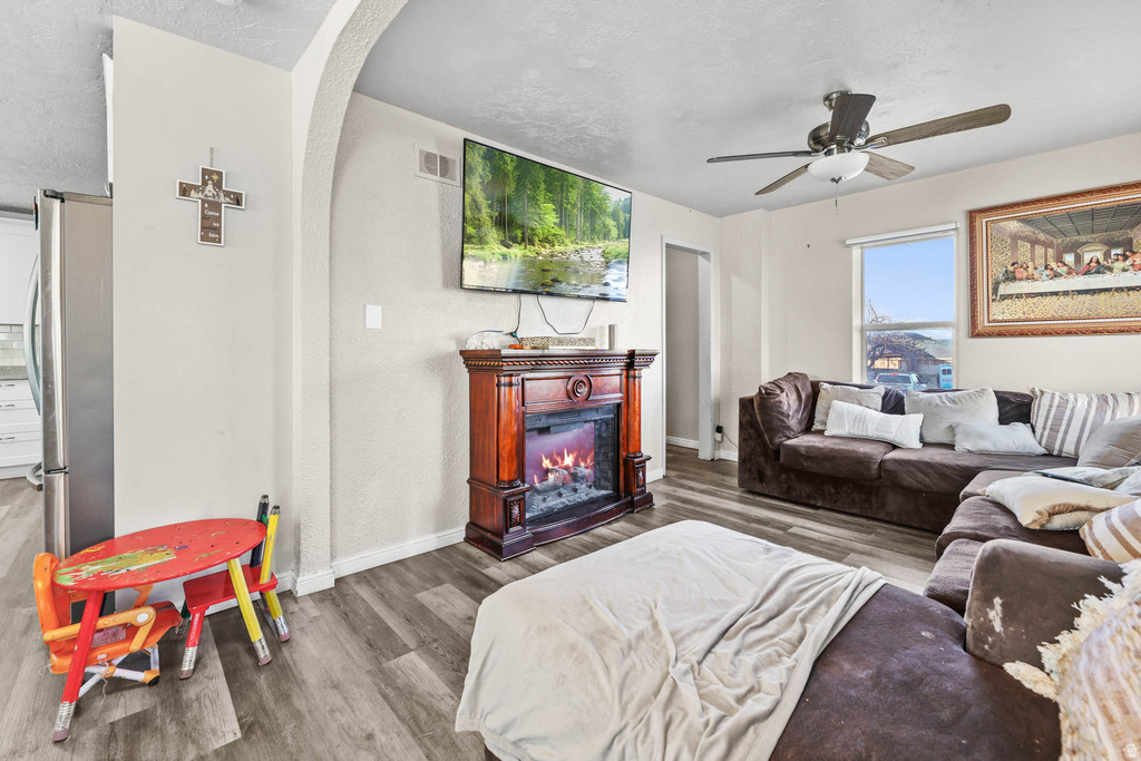 7609 N MOUNTAIN VIEW RD Lake Point, UT 84074