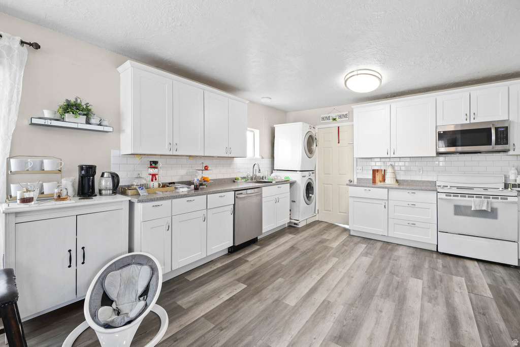 7609 N MOUNTAIN VIEW RD Lake Point, UT 84074