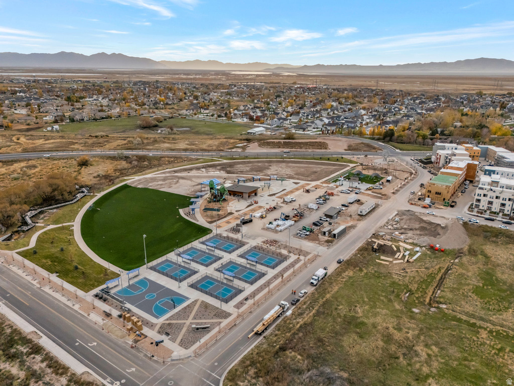 1633 W ALPENGLOW CIR Farmington, UT 84025