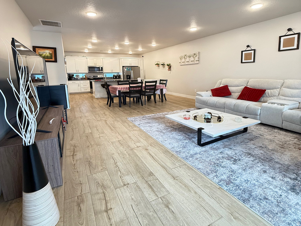 462 E 625 S Clearfield, UT 84015