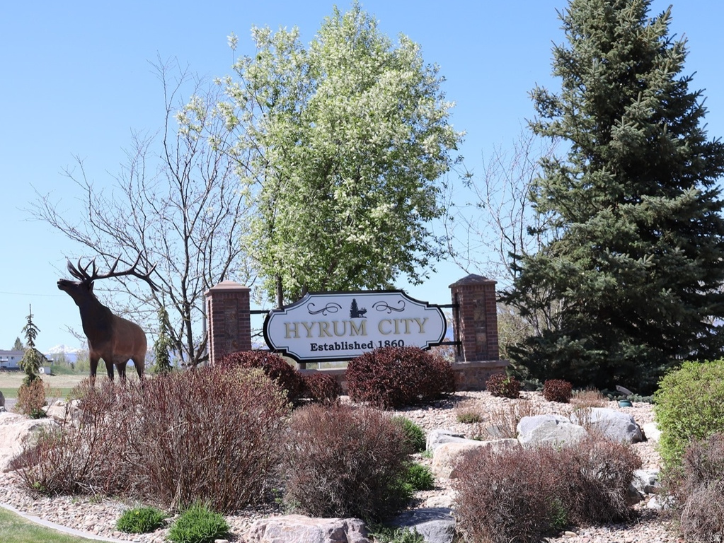 127 W MAIN ST Hyrum, UT 84319