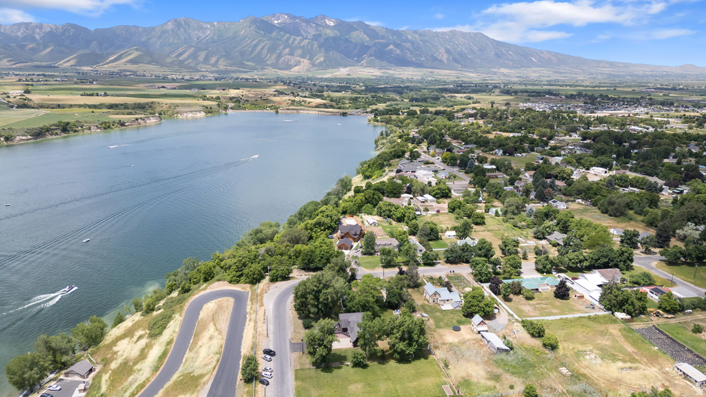 127 W MAIN ST Hyrum, UT 84319