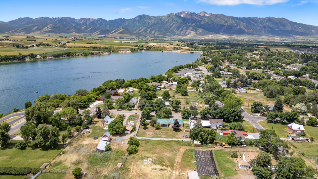127 W MAIN ST Hyrum, UT 84319