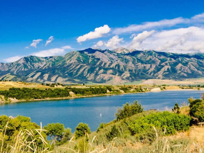 127 W MAIN ST Hyrum, UT 84319