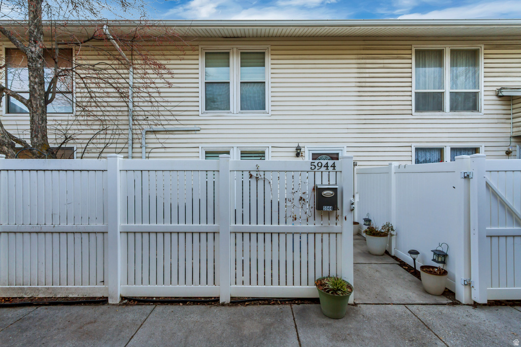 5944 S SULTAN CIR Murray, UT 84107