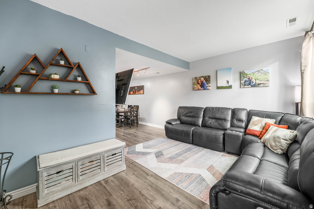 761 E GABLES LN Midvale, UT 84047