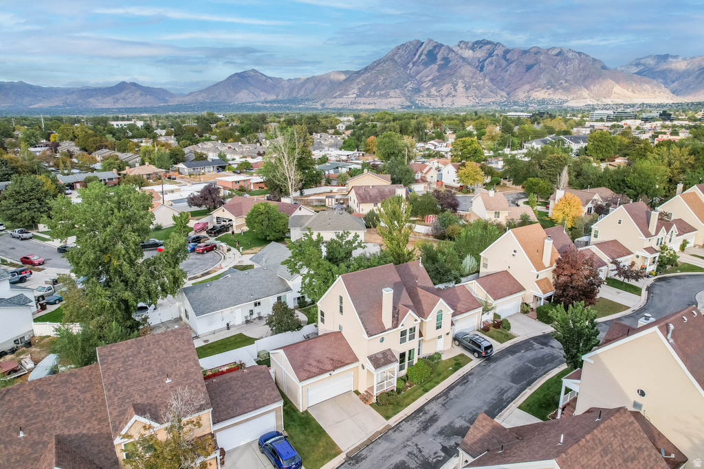 761 E GABLES LN Midvale, UT 84047