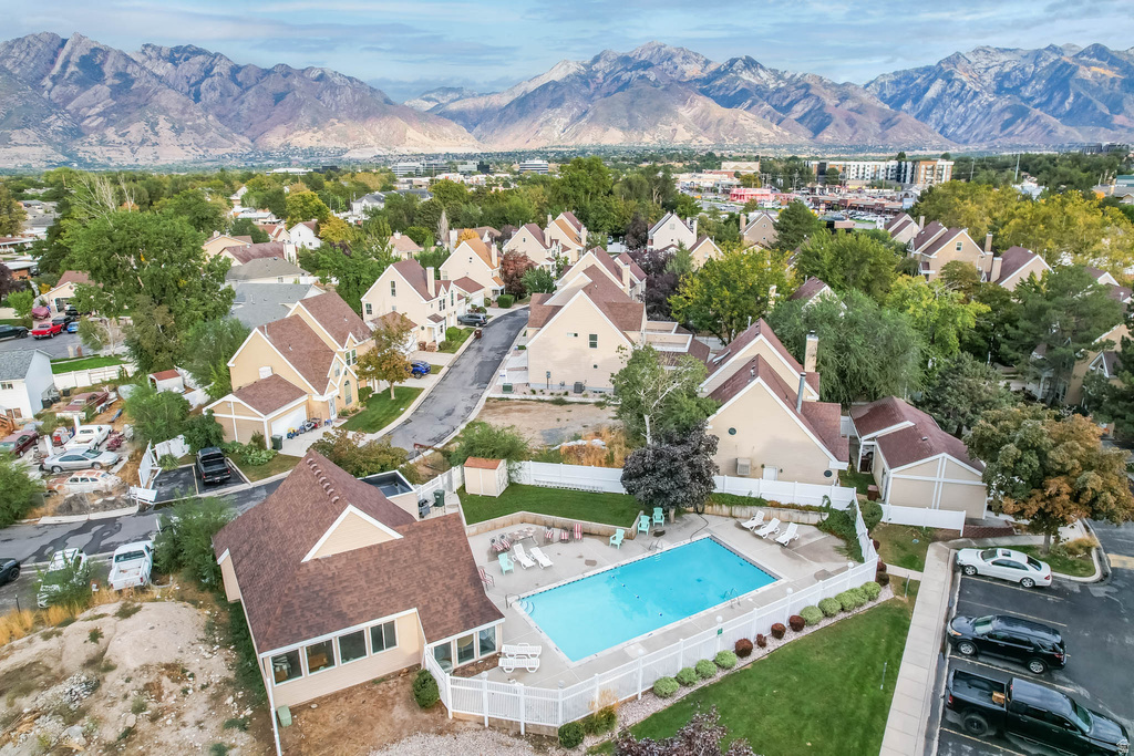 761 E GABLES LN Midvale, UT 84047
