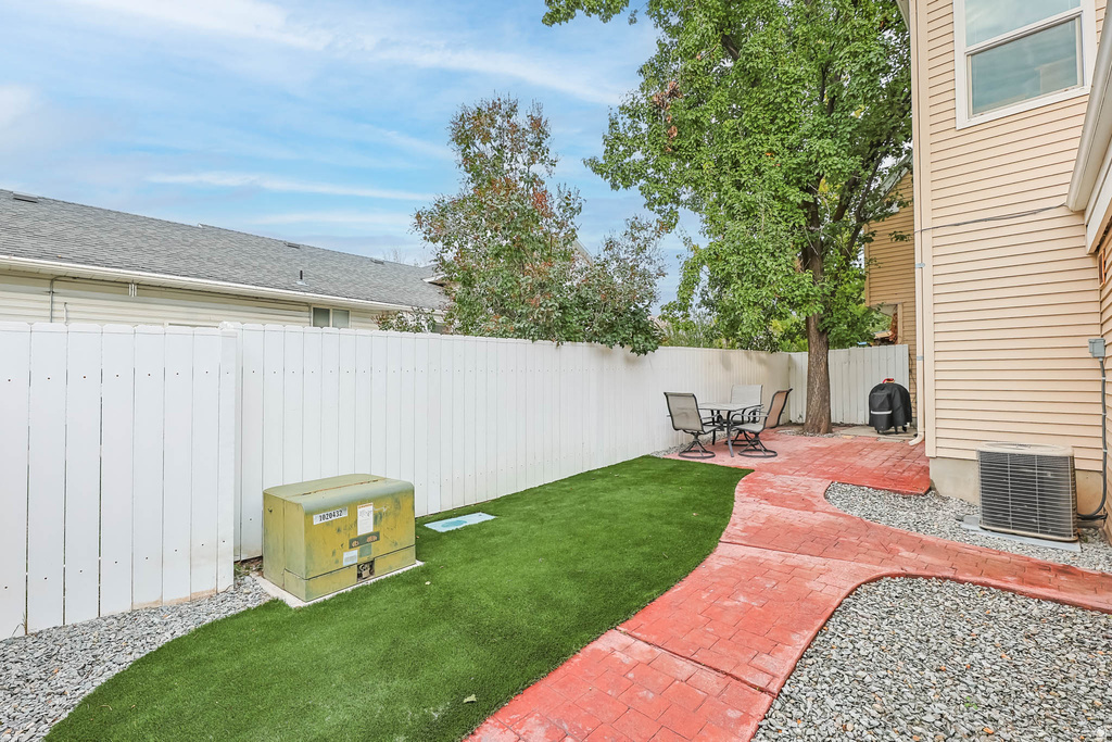 761 E GABLES LN Midvale, UT 84047
