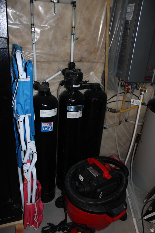 794 S MILLER AVE North Salt Lake, UT 84054