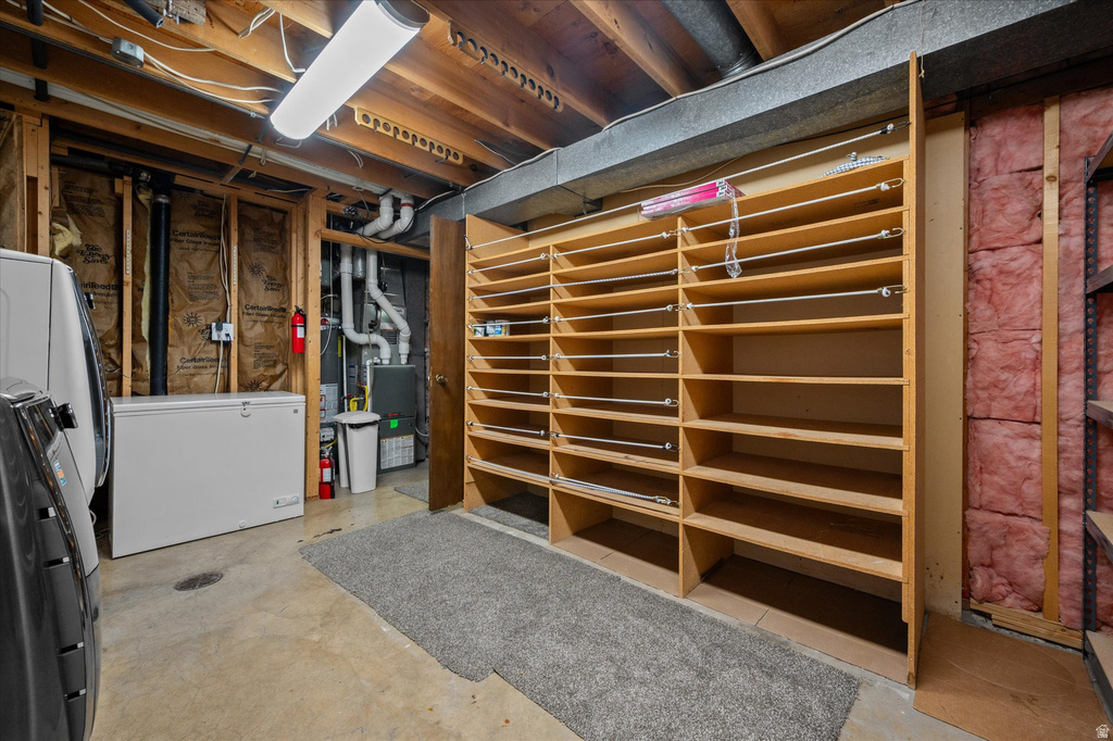 4248 S 2400 W Roy, UT 84067