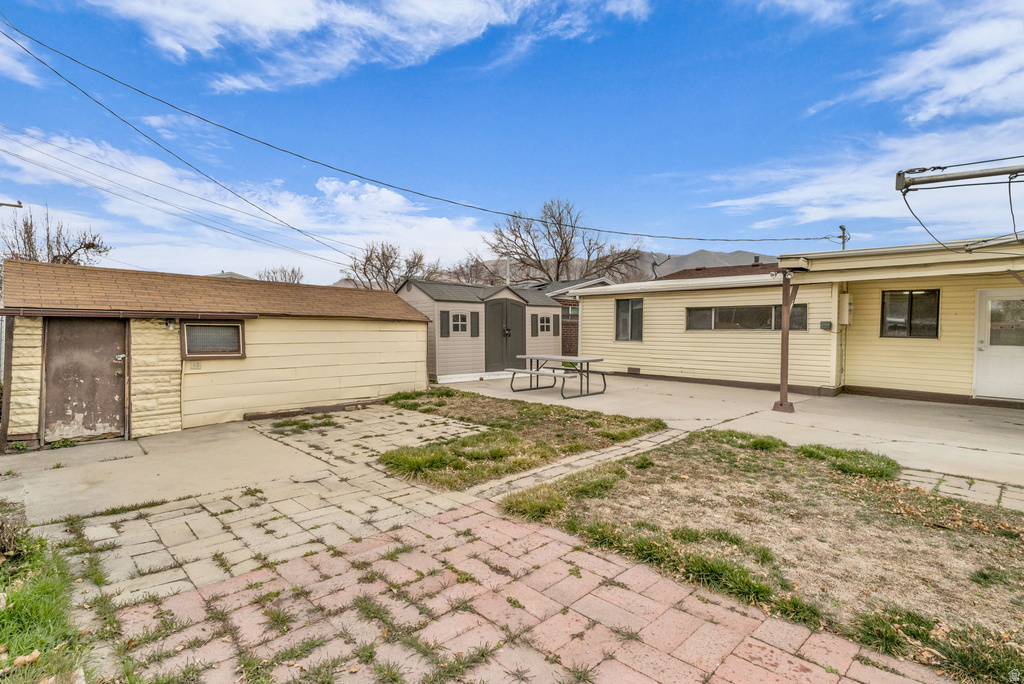 1005 N CAPISTRANO DR Salt Lake City, UT 84116