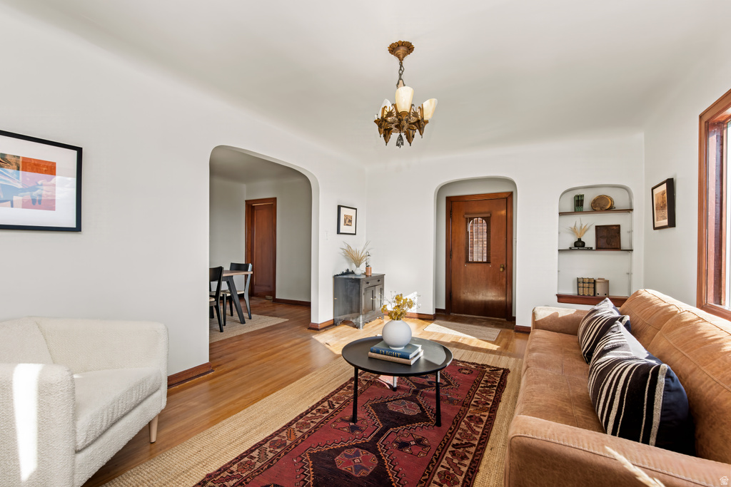 617 E 10TH AVE Salt Lake City, UT 84103