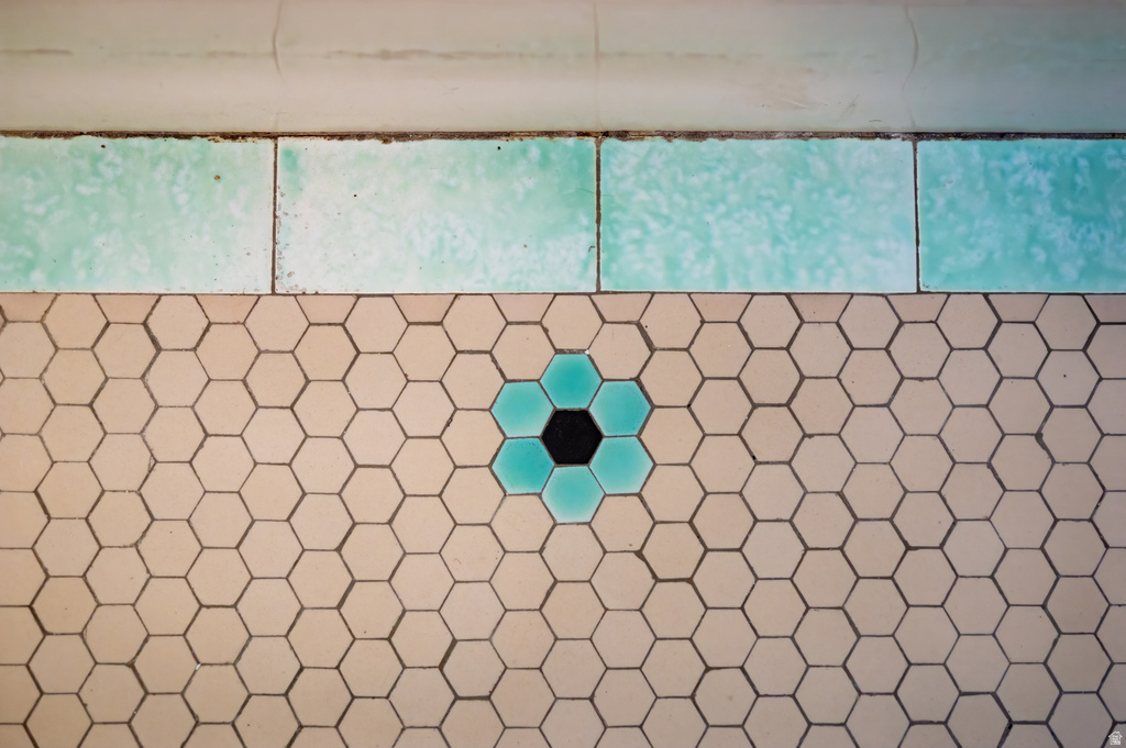 617 E 10TH AVE Salt Lake City, UT 84103