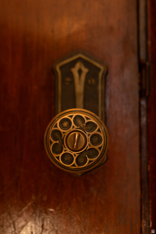 617 E 10TH AVE Salt Lake City, UT 84103