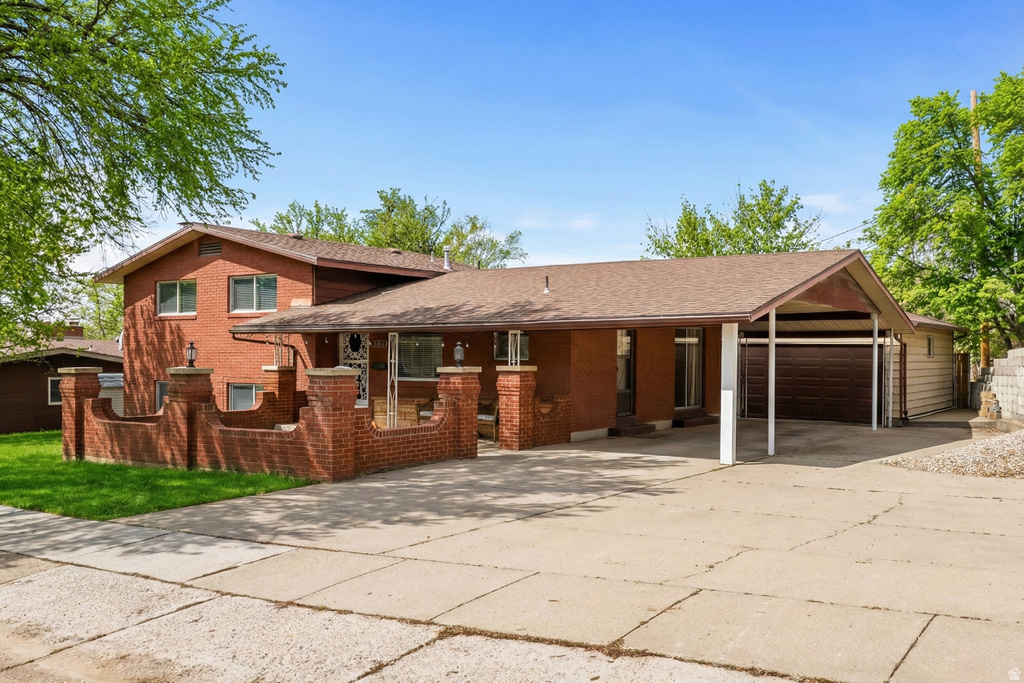 1528 E SUNVIEW DR Ogden, UT 84404