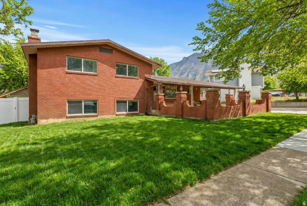 1528 E SUNVIEW DR Ogden, UT 84404