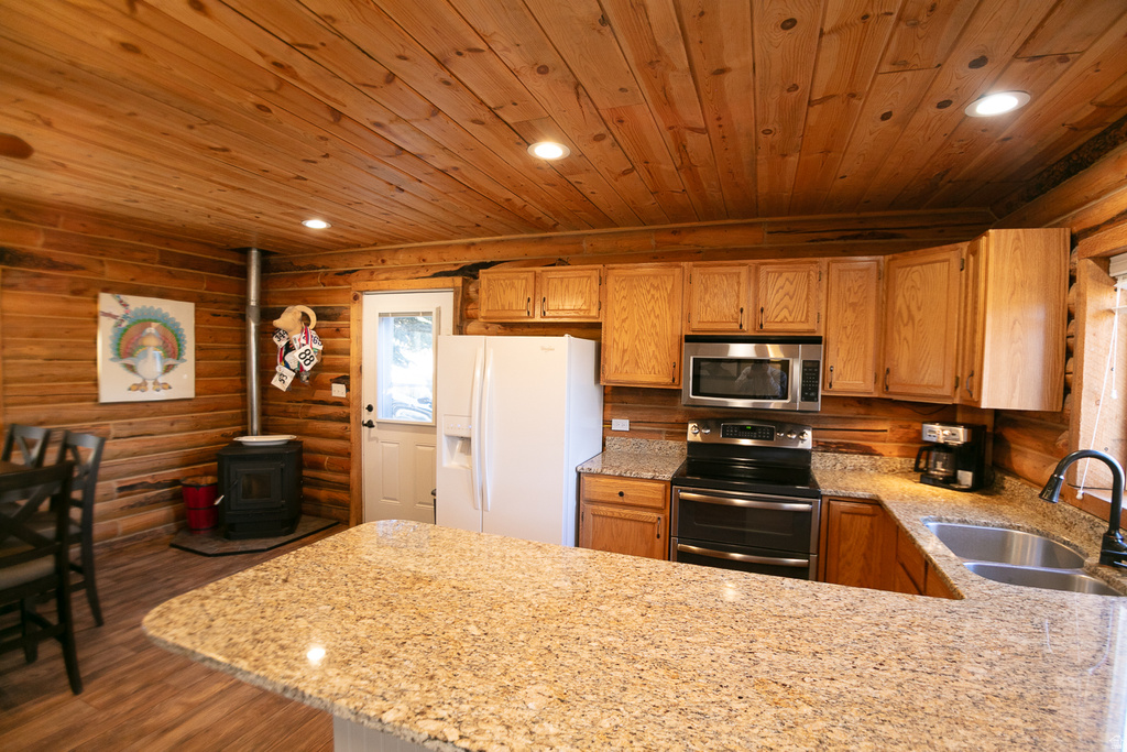 348 N JAKES PLACE RD Fremont, UT 84747