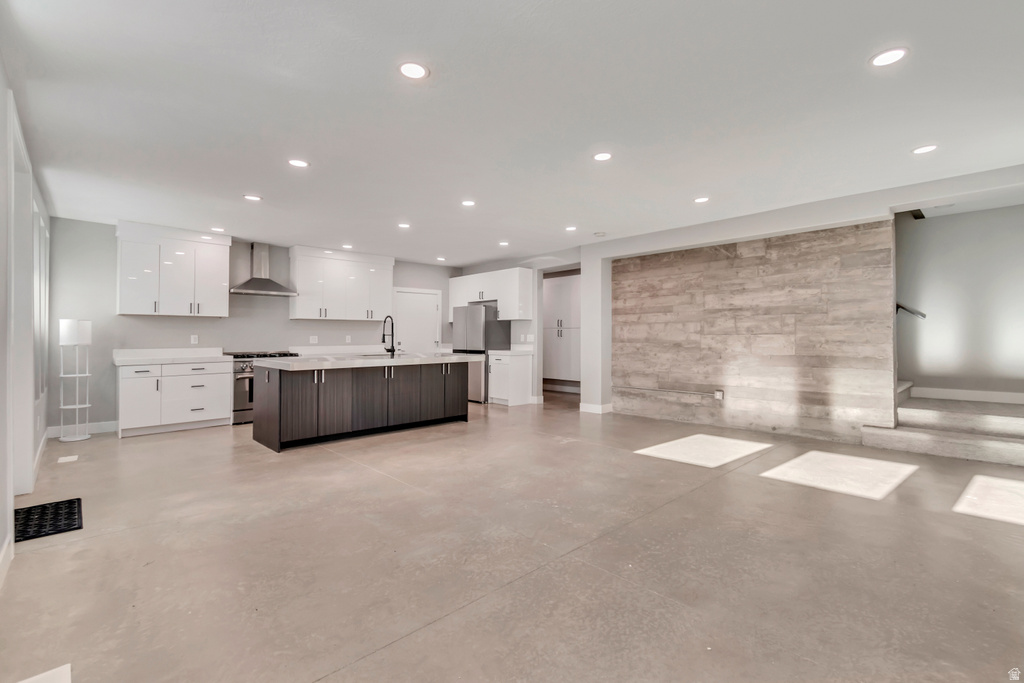 7033 S 300 E Midvale, UT 84047