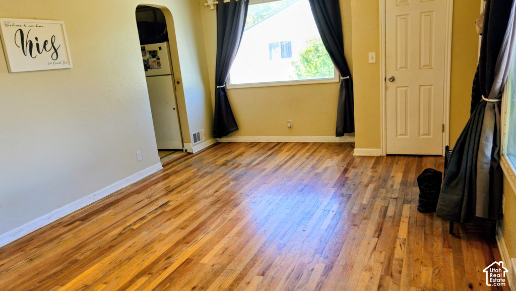 314 CIRCLE DR photo 5