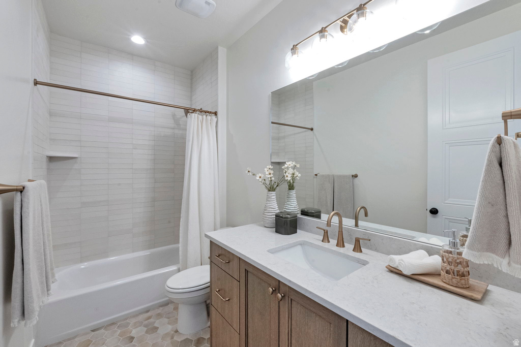 793 W SARA DR Saratoga Springs, UT 84045