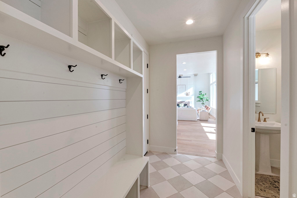 793 W SARA DR Saratoga Springs, UT 84045