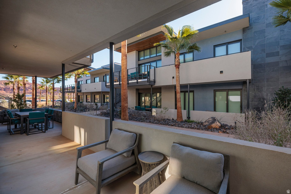 1400 E BLACK DESERT DR photo 4