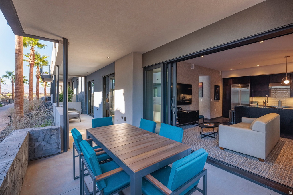 1400 E BLACK DESERT DR photo 3